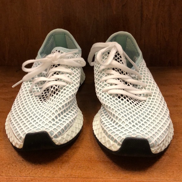 Women’s Adidas shoes - Picture 2 of 3